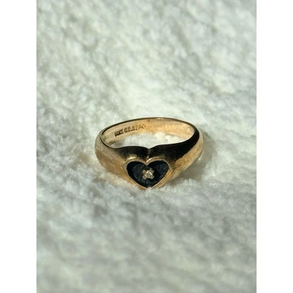 14KTGE Black Heart Ring on Gold Band with Diamond Centerpiece Size 7